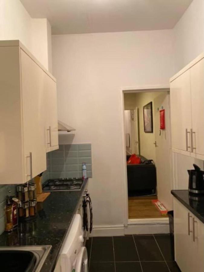 Spacious Four Bedroom Home 3 Bathrooms - Coventry Dış mekan fotoğraf
